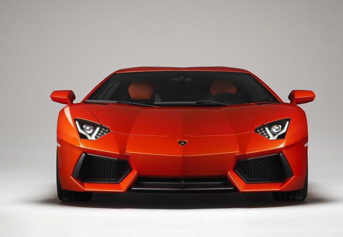 Η «λιτότητα» άγγιξε και τη Lamborghini Aventador