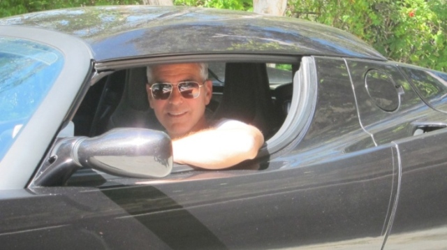 Στο «σφυρί» το Tesla του Clooney