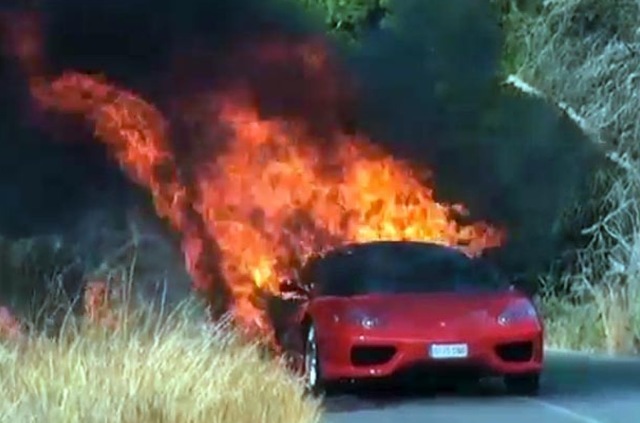 Στις φλόγες η Ferrari του Μπανέγκα