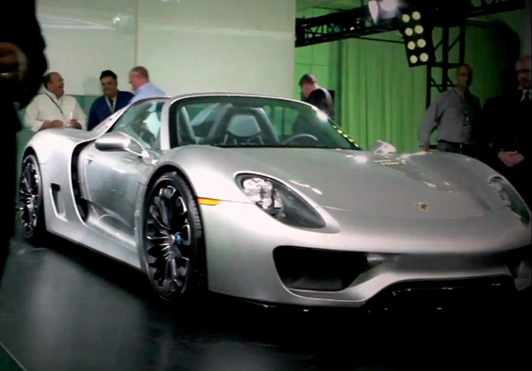 Η Porsche 918 Spyder αποκαλύπτεται