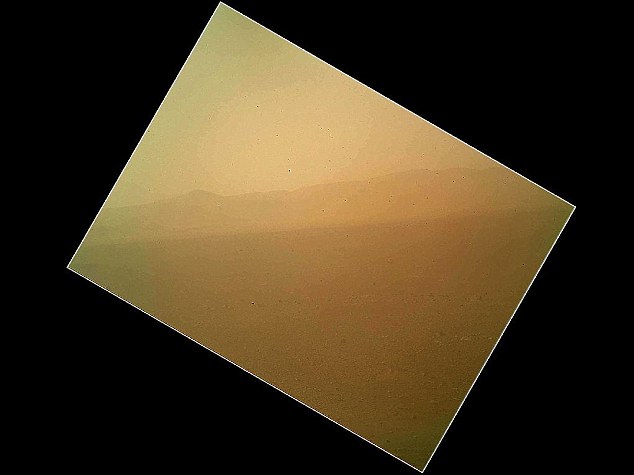 Η πρώτη έγχρωμη εικόνα από το Curiosity