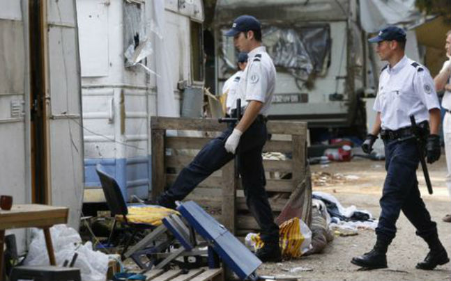 Ύποπτες πυρκαγιές σε καταυλισμούς Ρομά στην Γαλλία