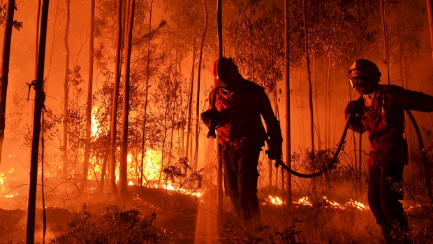 Ένας νεκρός σε δασική πυρκαγιά στην Ισπανία