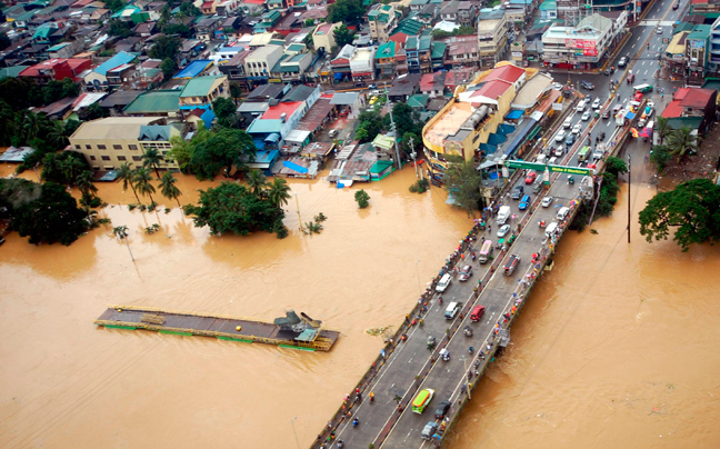 Συναγερμός στη Μανίλα για τις πλημμύρες