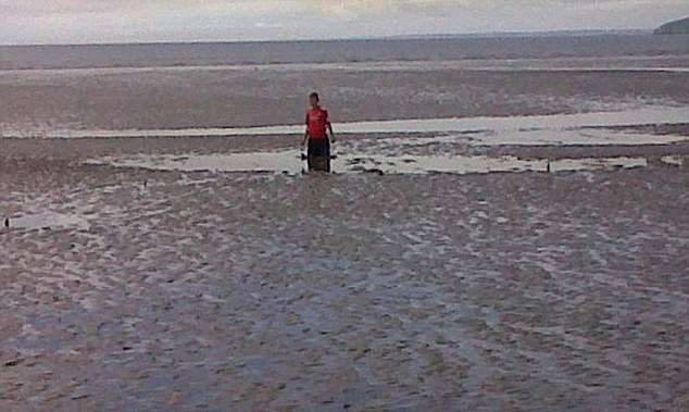 Αγόρι παγιδεύεται σε κινούμενη άμμο