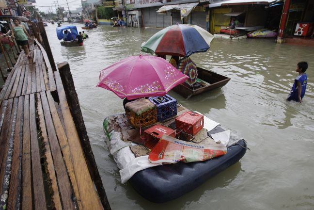 Νέες πλημμύρες από τροπική καταιγίδα στις Φιλιππίνες