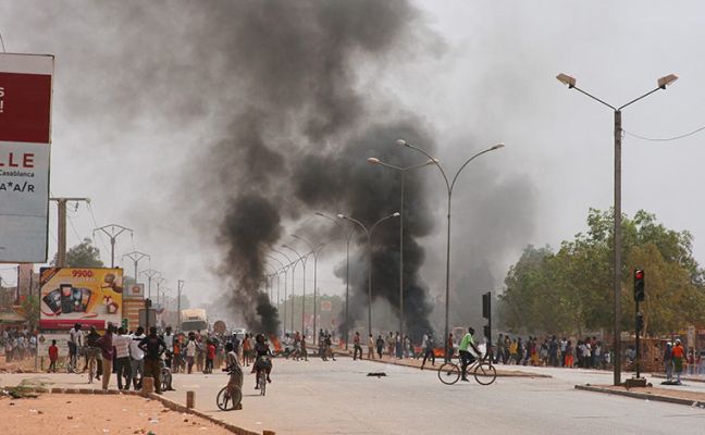 Διαδήλωση 1.000 απεργών μεταλλωρύχων στην Αφρική