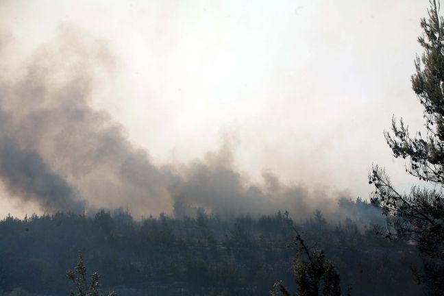 Καίει ακόμα η φωτιά στο Πήλιο
