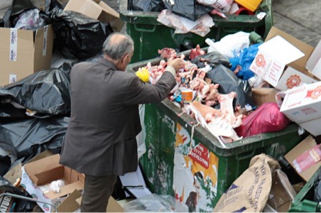 Υπό τον κίνδυνο φτώχειας το 23% του πληθυσμού της Ελλάδας