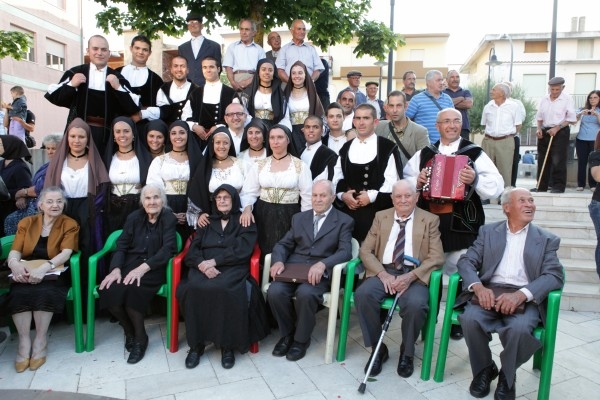 Η Σαρδηνία «έφαγε» την… Ικαρία