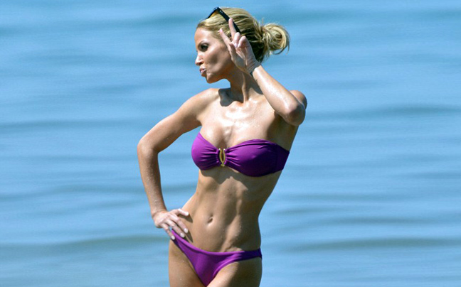 Σε τρελά κέφια η Sara Harding