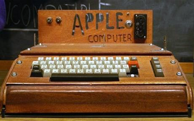 «Στο σφυρί» ο πρώτος υπολογιστής της Apple