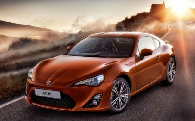 Η Toyota επιδεικνύει τις οδηγικές αρετές του GT 86
