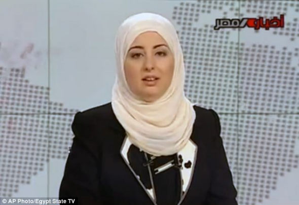 Η δημοσιογράφος με τη μαντίλα
