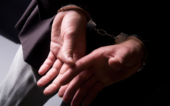 Συλλήψεις κοντά στα γραφεία της Χρυσής Αυγής στη Λούτσα