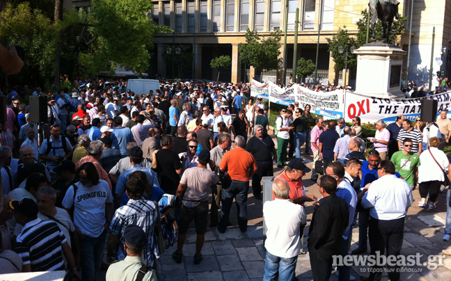 Κλειστή η Σταδίου λόγω συγκέντρωσης των στρατιωτικών