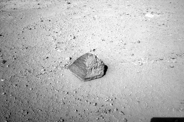 Το Curiosity ετοιμάζεται να ξεκινήσει τις αναλύσεις πετρωμάτων