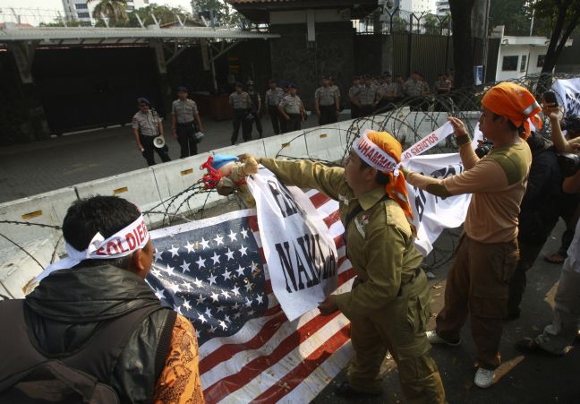 Κλείνει η αμερικανική πρεσβεία στην Ινδονησία