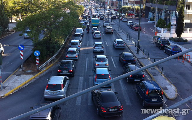 Αυξημένη η κίνηση στους δρόμους