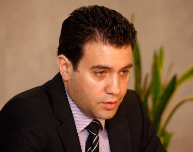 Παπαδόπουλος: Να καταλάβει η τρόικα ότι τίποτα δεν θα γίνει ερήμην της κοινωνίας