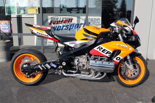 Μία Gold Wing μετατρέπεται σε CBR 1.800 κυβικών