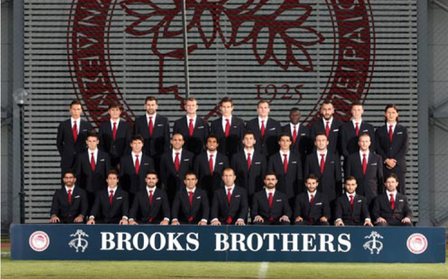 Η Brooks Brothers ντύνει τον Ολυμπιακό