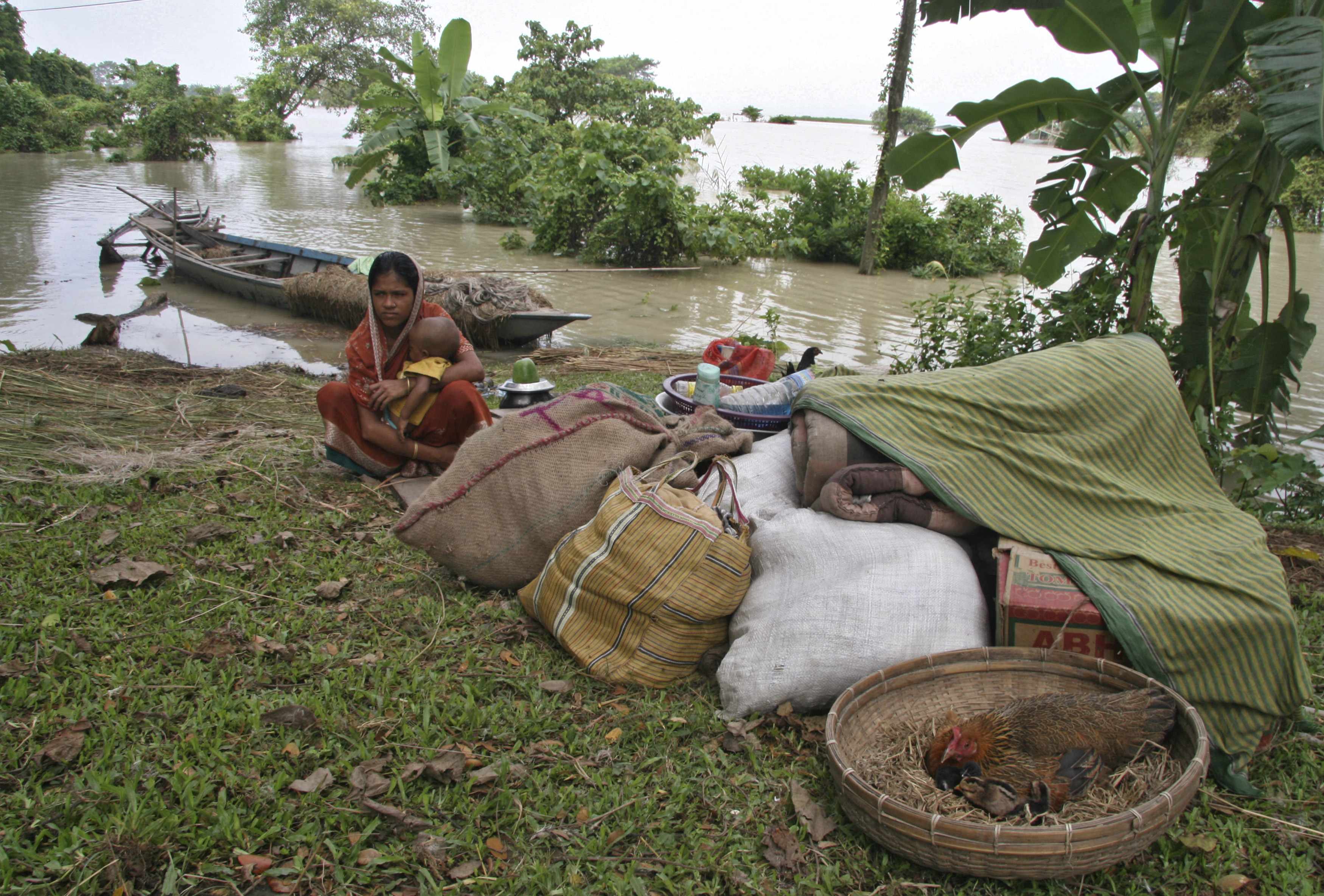 Δύο εκατομμύρια άστεγοι και 18 νεκροί από τις πλημμύρες στην Ινδία
