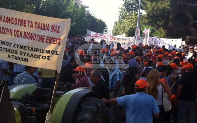 «Λαοθάλασσα» στους δρόμους της Κρήτης