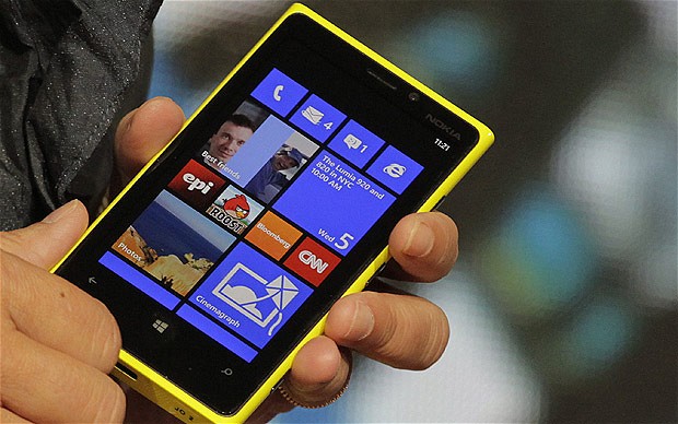 Πρώτη η Nokia στα Windows Phone 8