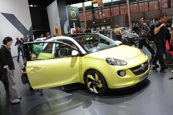 Το δίχρωμο Opel Adam