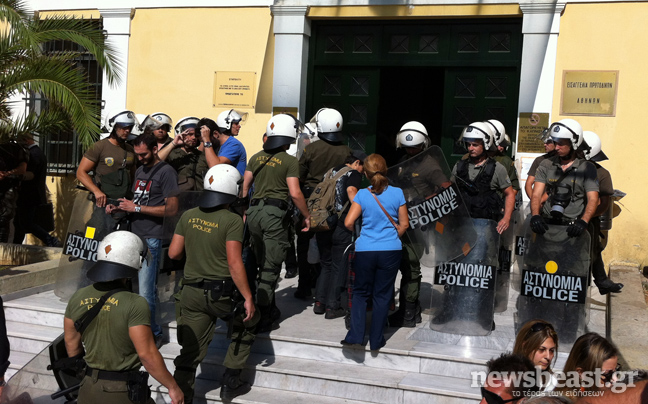 Στα Δικαστήρια μεταφέρθηκαν οι 12 συλληφθέντες