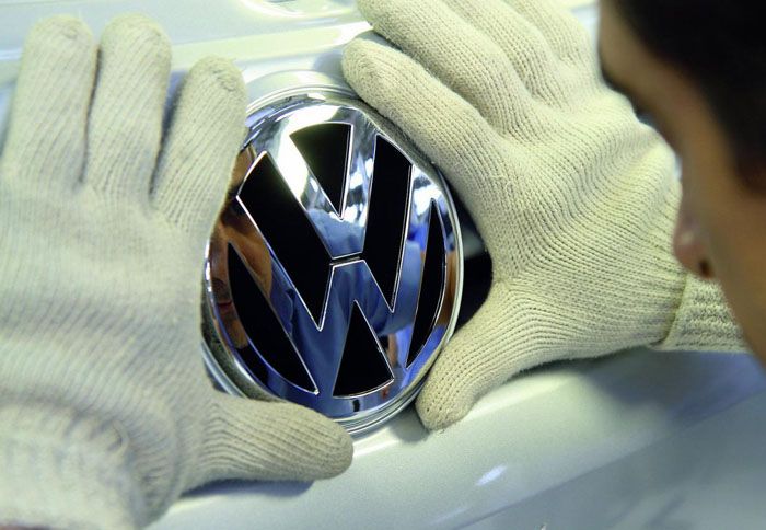 Βουτιά στο χρηματιστήριο έκανε η μετοχή της VW