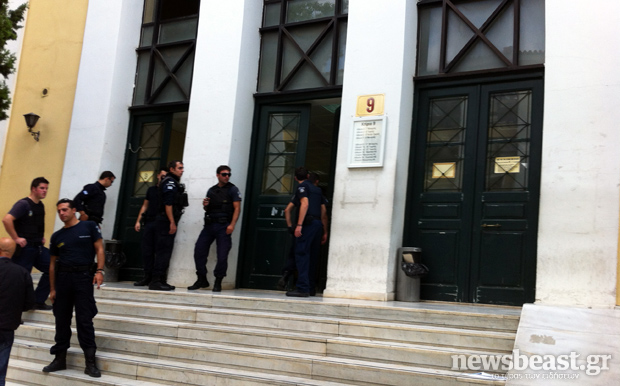 Έπεσαν πυροβολισμοί στην Ευελπίδων