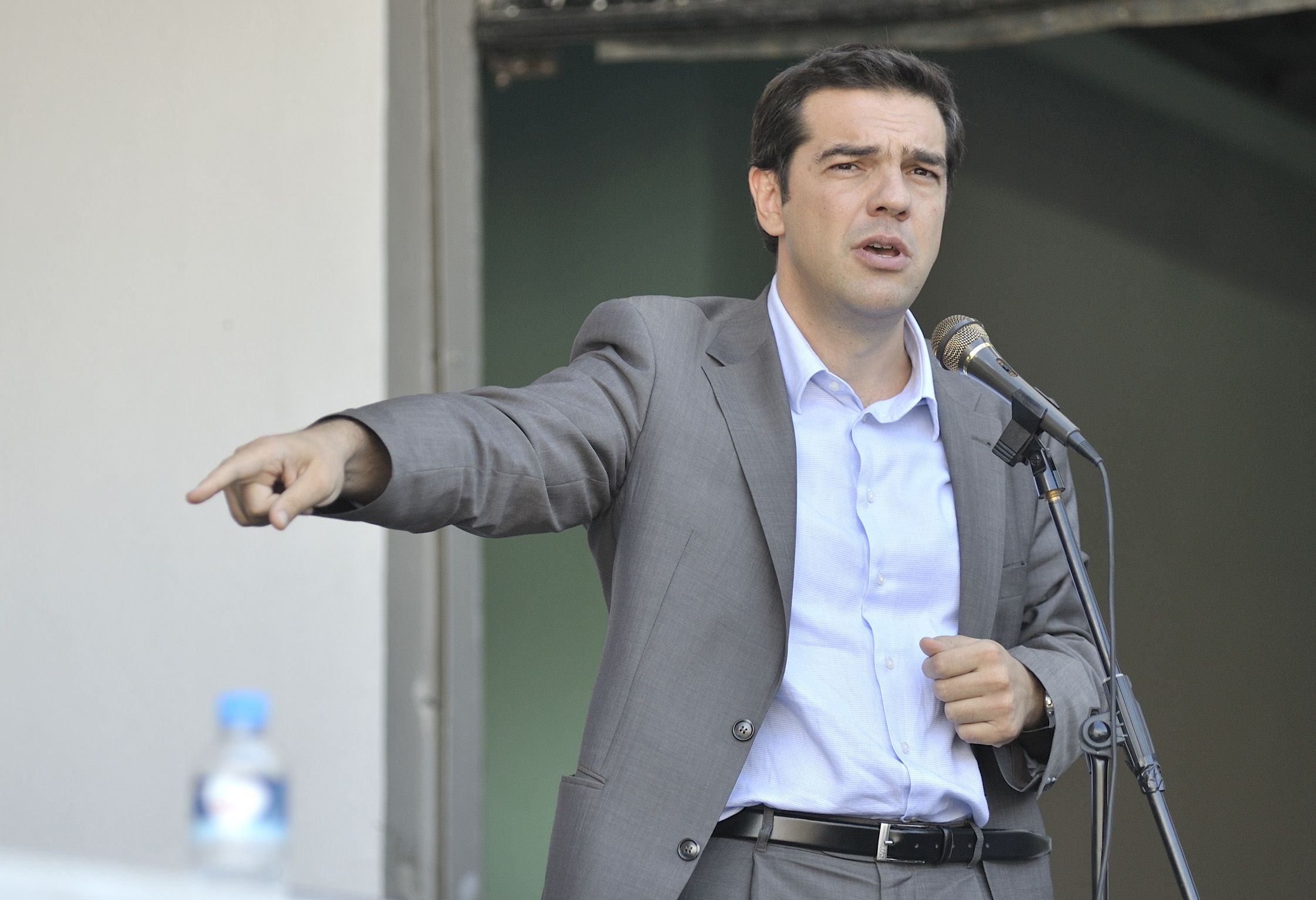 «Ο πρωθυπουργός έχει καταντήσει την Ελλάδα κλωτσοσκούφι»