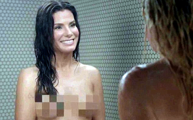 Η Sandra Bullock γυμνή!