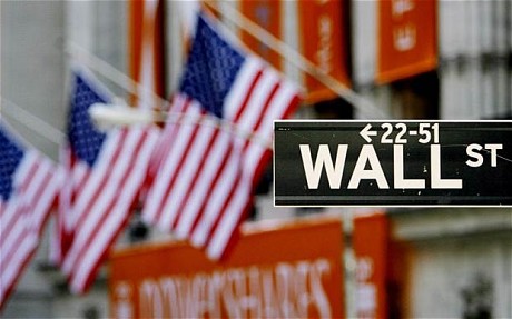 Χάνει έδαφος η Wall Street
