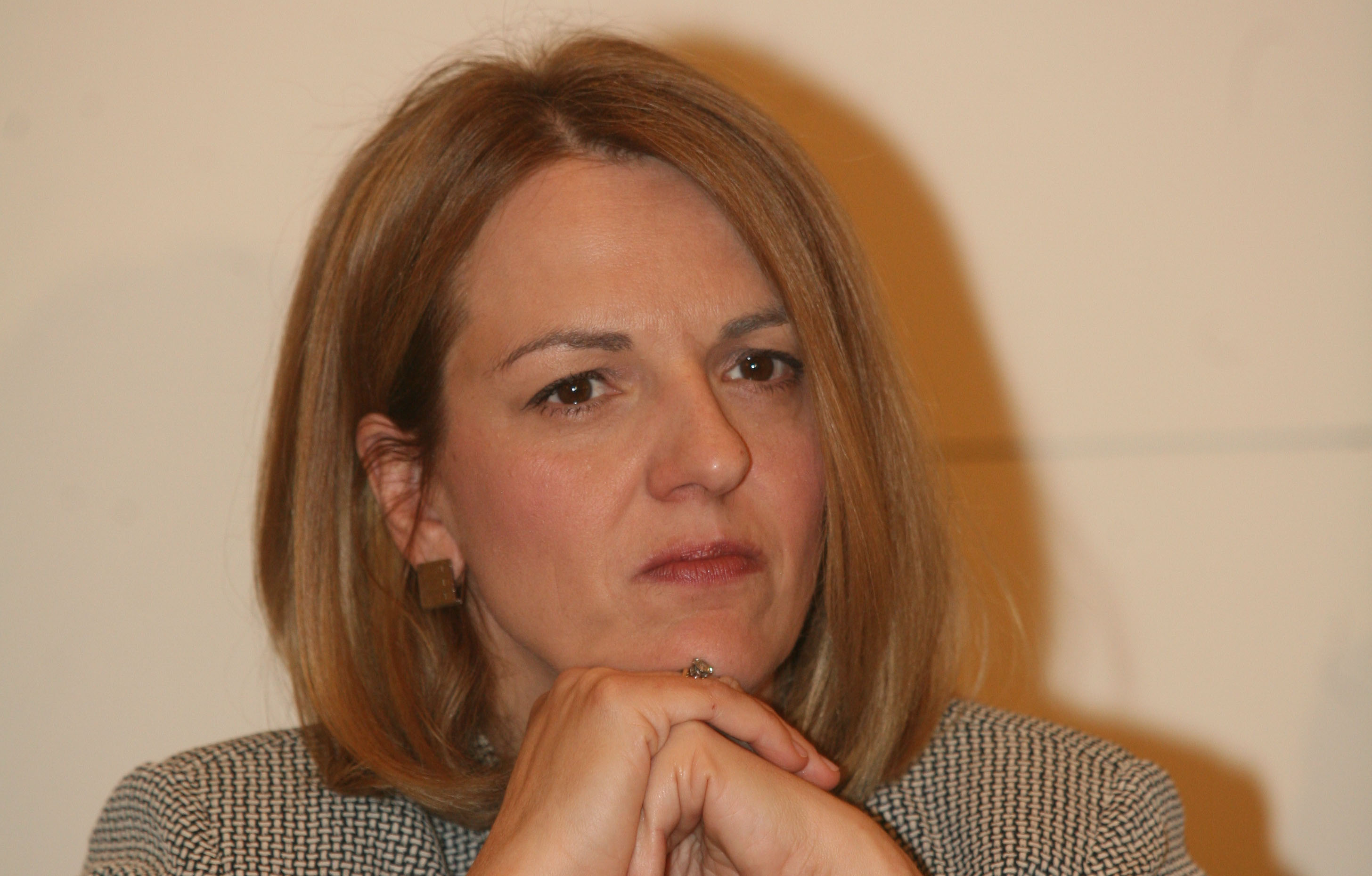 «Μη φορτώνετε νέα βάρη στις πλάτες του Ν. Αναστασιάδη»