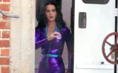 Η Katy Perry τώρα και… σούπερ-ηρωίδα
