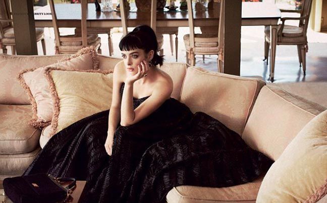 Η Krysten Ritter σε μια ρετρό φωτογράφιση