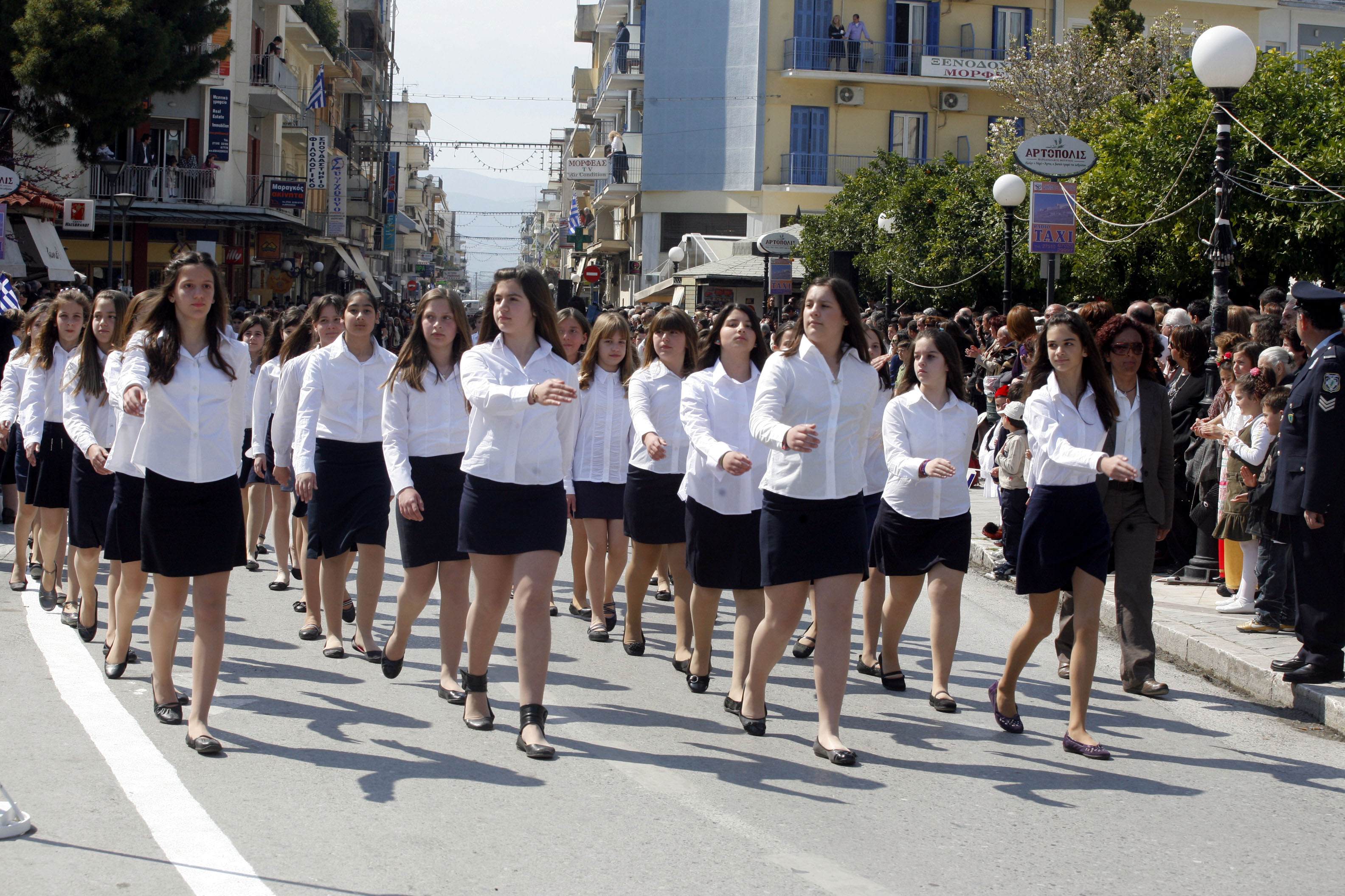 Με μαύρα περιβραχιόνια θα παρελάσουν οι μαθητές στην Ιεράπετρα