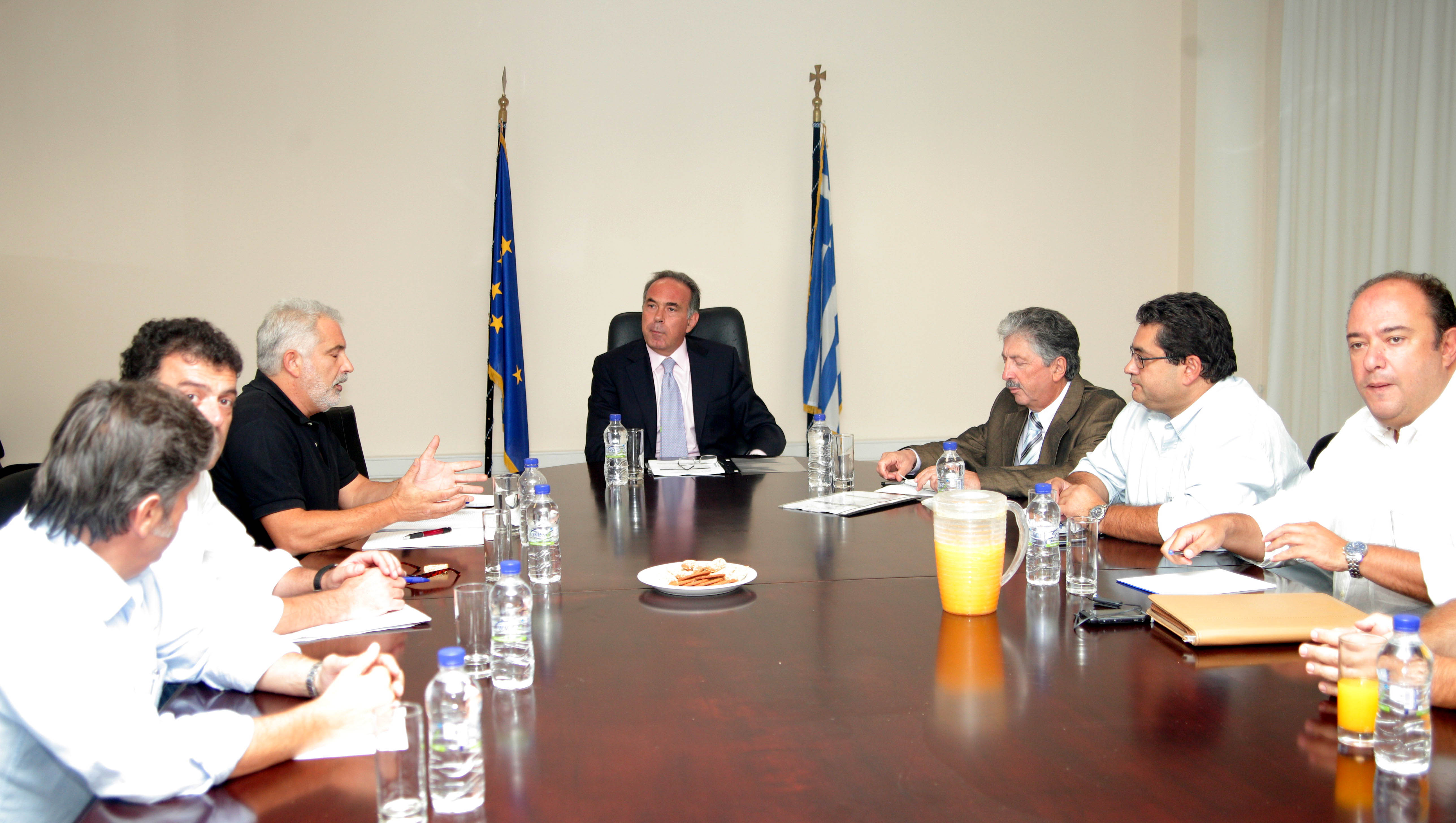 Συνάντηση της ΔΟΕ με τον υπουργό Παιδείας Κ. Αρβανιτόπουλο
