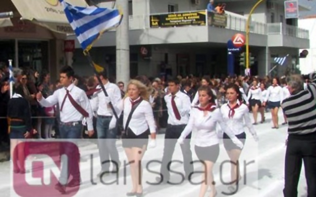 «Πήραν» τη σημαία από Αλβανίδα μαθήτρια υπό το φόβο επεισοδίων