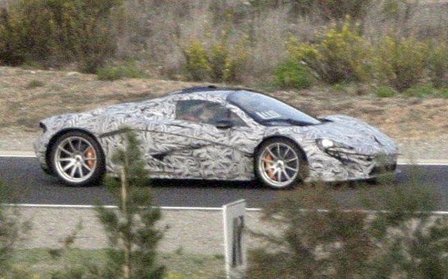 Η McLaren P1 δοκιμάζεται στο δρόμο