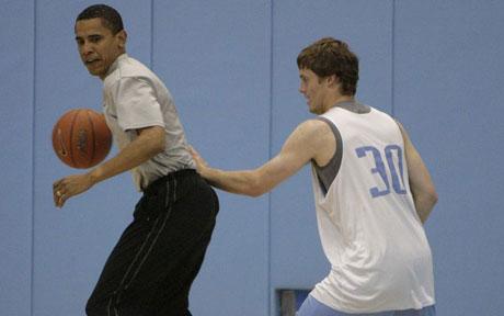 Χαλάρωσε με μπάσκετ ο Ομπάμα