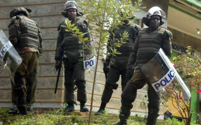 Τουλάχιστον 42 αστυνομικοί νεκροί σε ενέδρα στην Κένυα