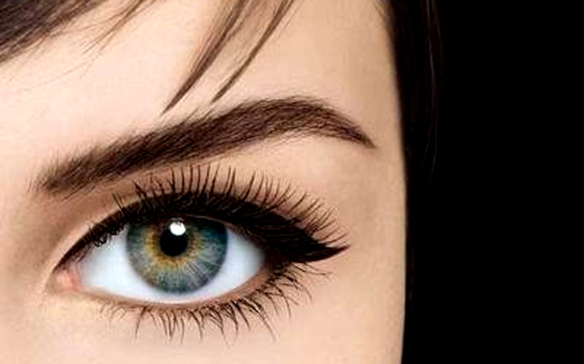 Πώς να κάνετε την τέλεια γραμμή με το eyeliner