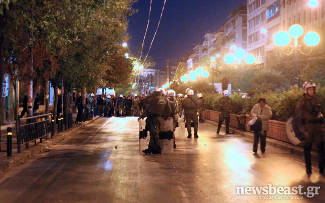 Ένταση έξω από την ΑΣΟΕΕ για την κατάληψη