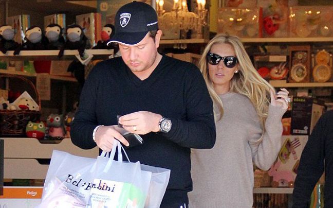 Πέντε μηνών έγκυος η Petra Ecclestone