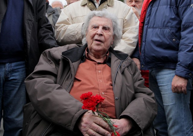 Ο Μίκης Θεοδωράκης γίνεται σήμερα 89 ετών