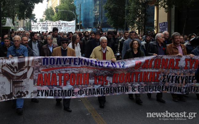 Στο Σύνταγμα ο κύριος όγκος της πορείας του Πολυτεχνείου